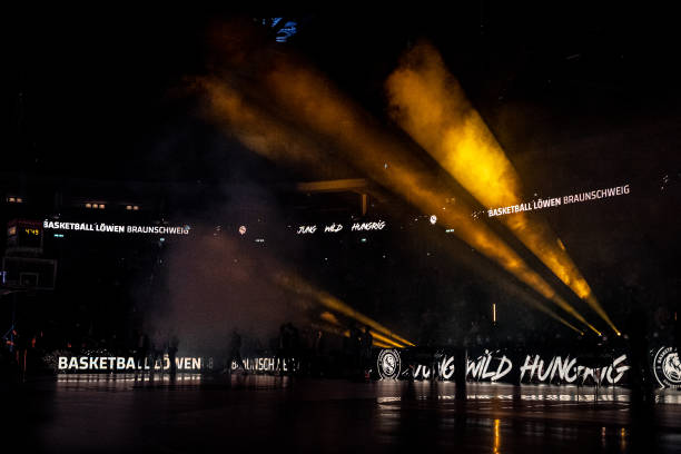 斯和多纳鲁 斯和多纳鲁